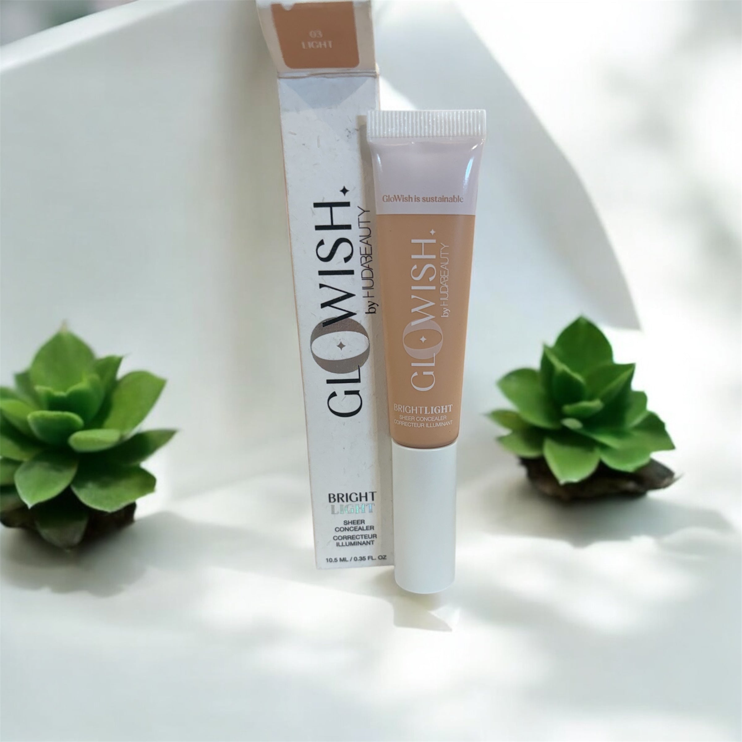 Huda Glowish Bright Light Concealer *Light 03*