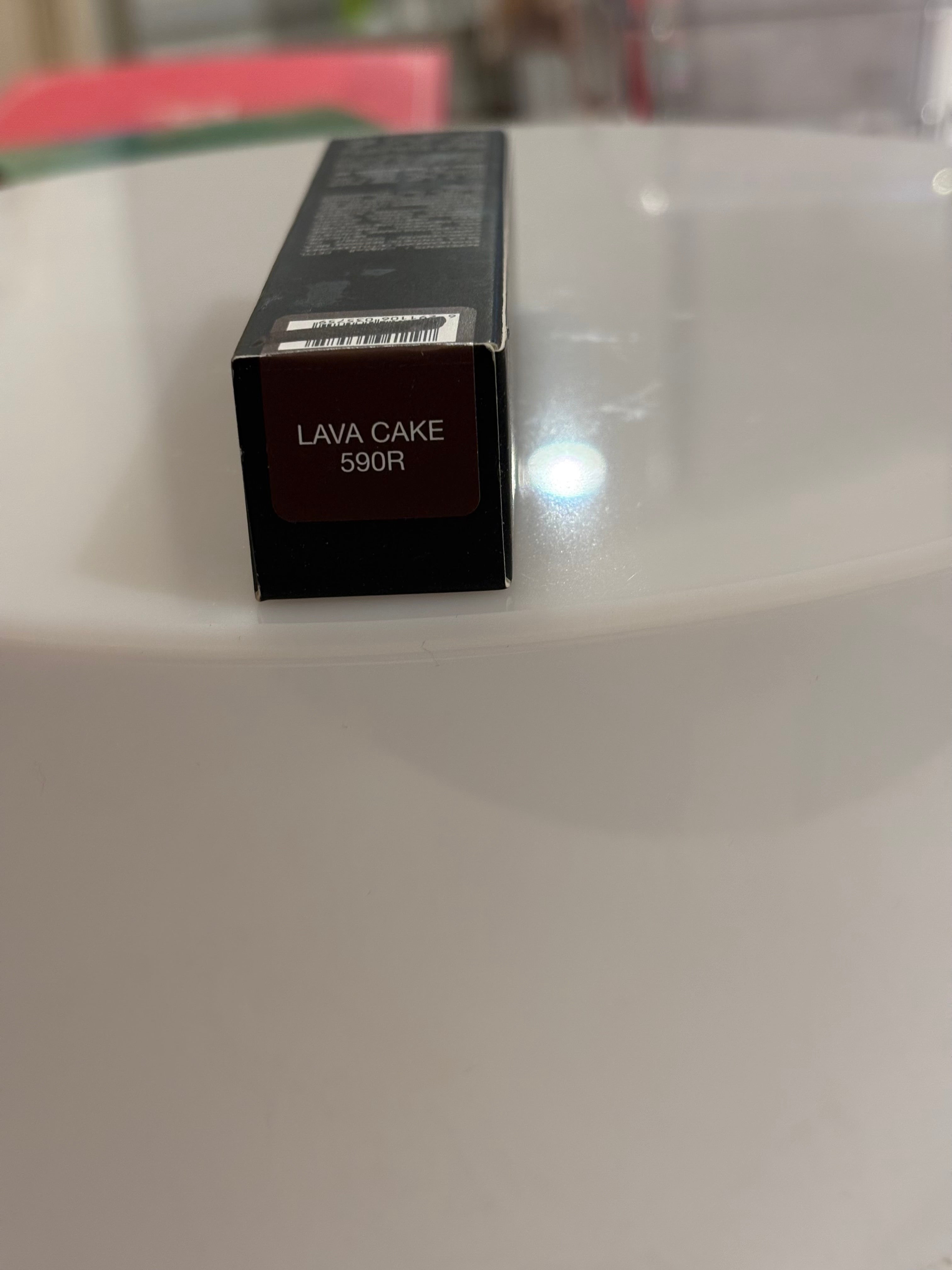 Huda Beauty #Fauxfilter concealer *Lava Cake 590R*