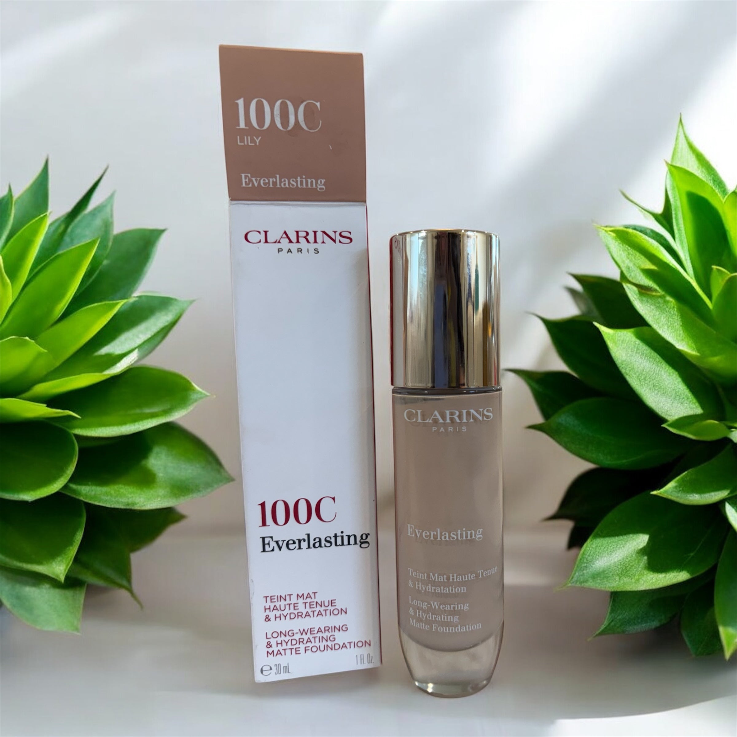 Clarins Everlasting Long Wear and Hydrating Foundation *100 C-Lily*