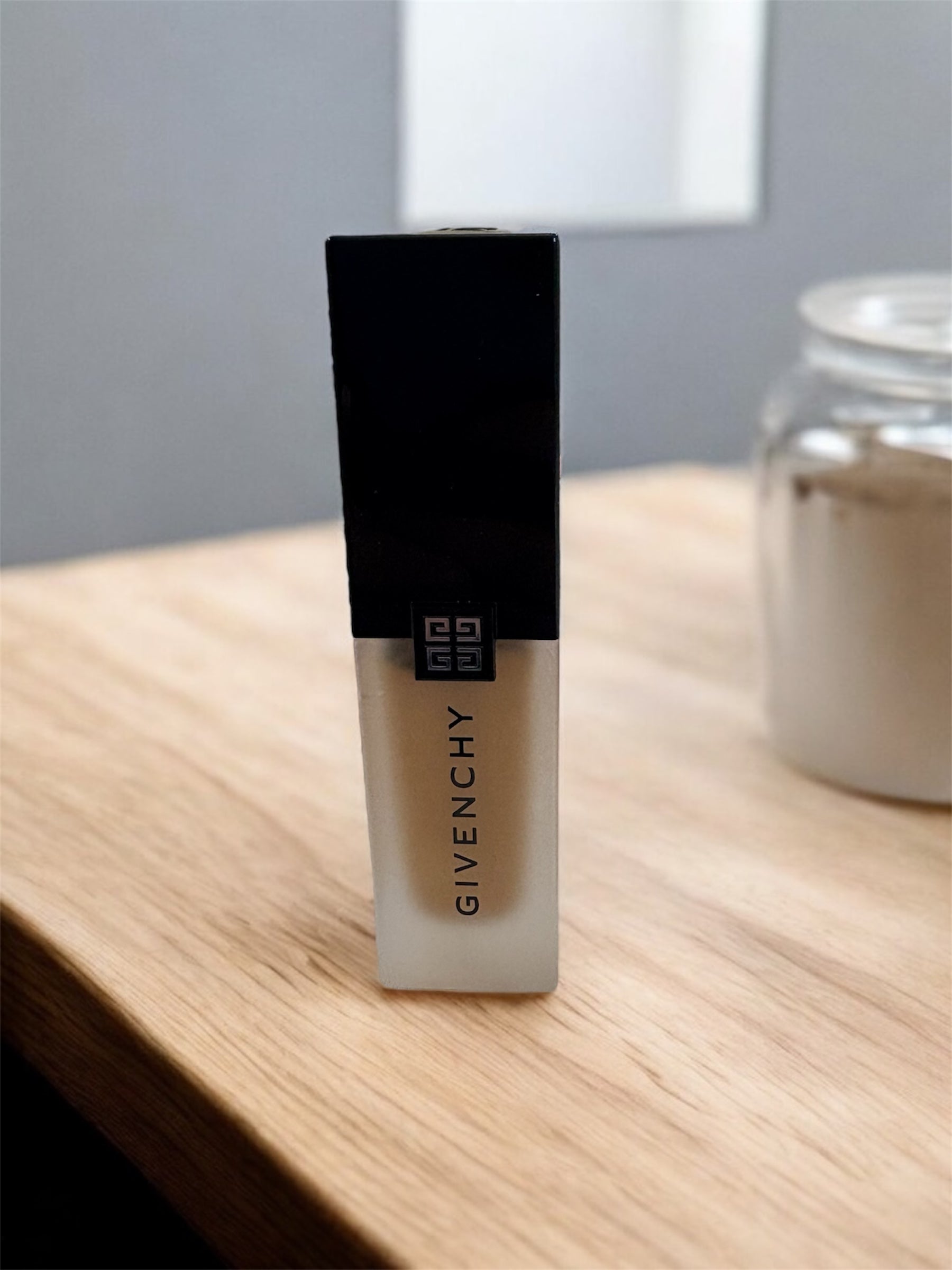 Givenchy PRISME LIBRE SKIN-CARING MATTE FOUNDATION *5 W370*